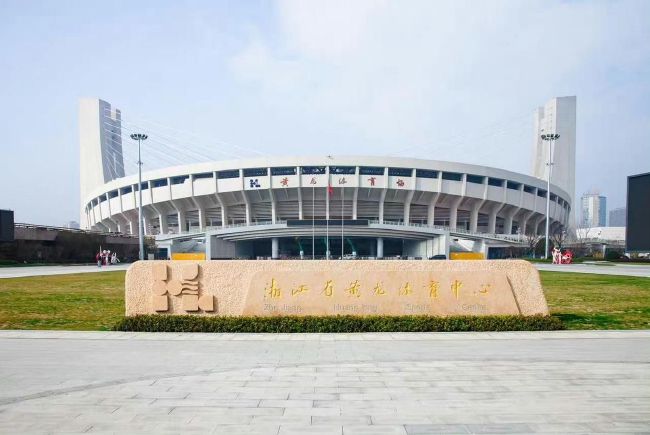 国产成人精品实拍在线